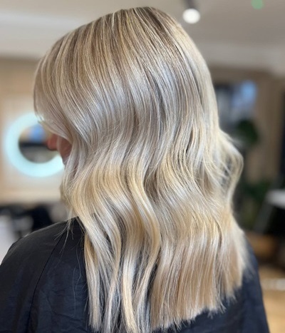 blonde-highlights-at-ventura-salon-in-chandlers-ford